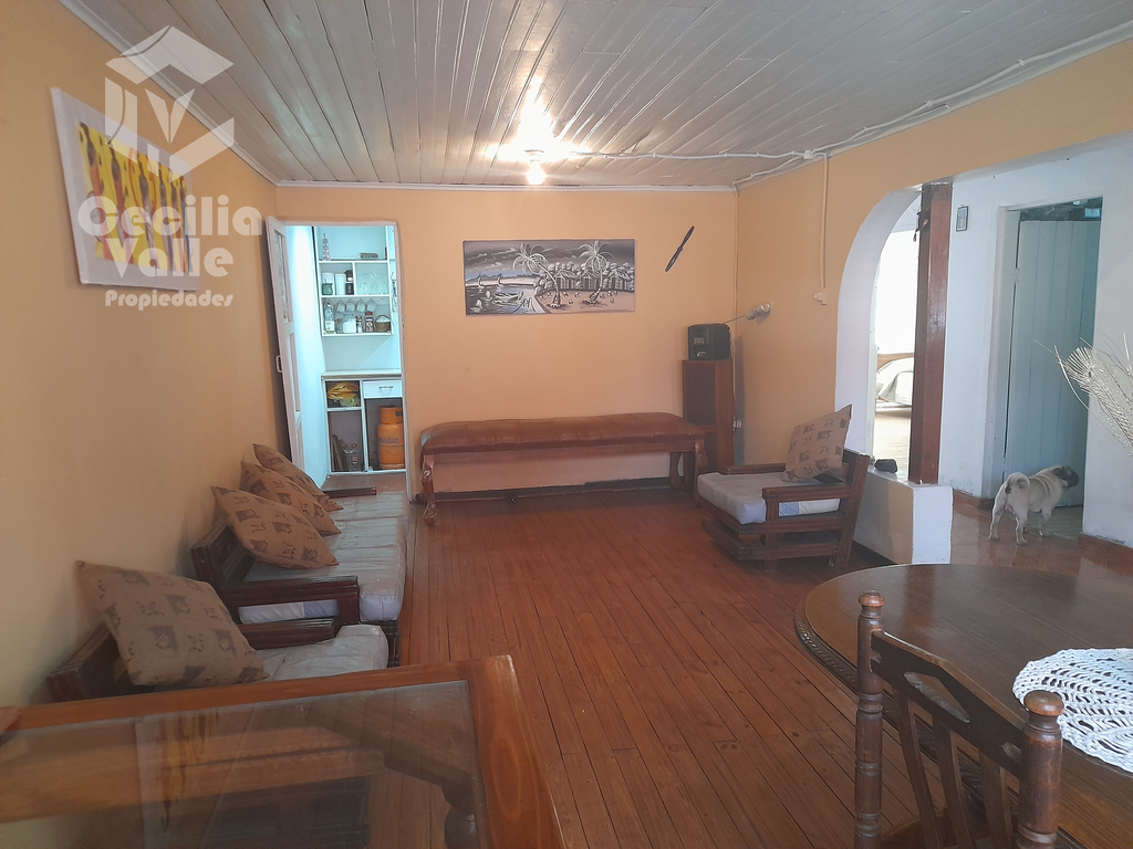 Amplia y cómoda casa a pasos de avda principal