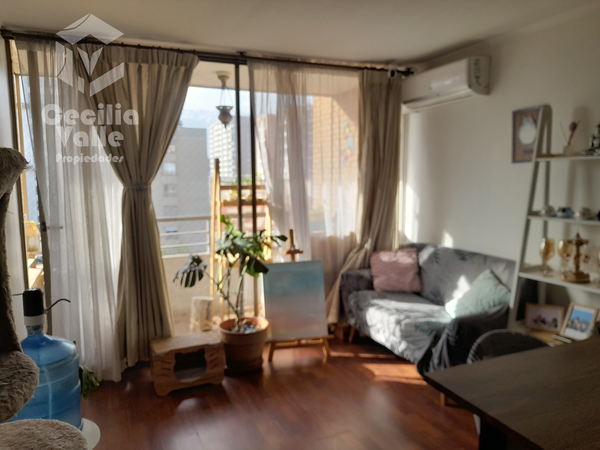 Acogedor y luminoso departamento en Ñuñoa – ¡A pasos del Metro Monseñor Eyzaguirre!